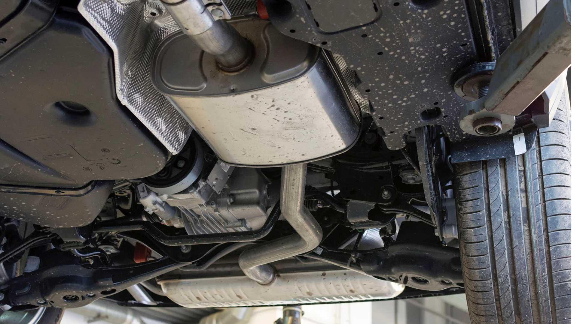 Exhaust Leaks Signs and dangers of exhaust leaks. Motorz.ca