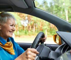 Best Car Safety Tips for Sarnia Senior Drivers