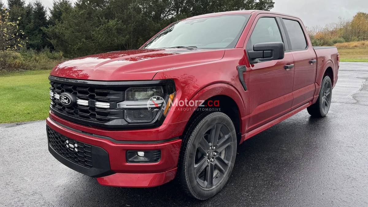 The Street Truck is Back: 2025 Ford F-150 Lobo 4×4 Review – 400 HP V8, Lowered Stance, and Sinister Style