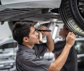 Mechanic for an Undercarriage Tour