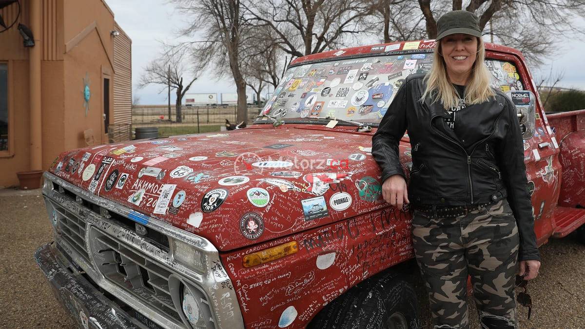 Clean & Clear: The Ultimate Guide to Removing Car Decals, Stickers, and Nameplates